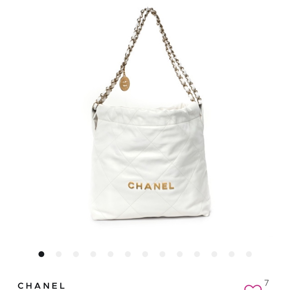 Chanel White Quilted Shoulder Bag with Gold Accents